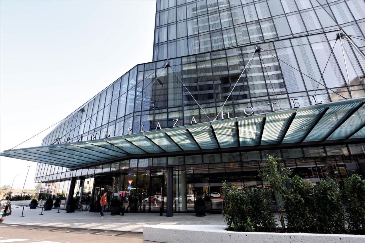 Grand Plaza Hotel & Congress Center Lubiana Esterno foto The entrance of the museum