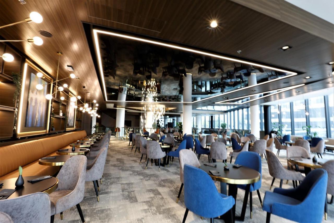 Grand Plaza Hotel & Congress Center Lubiana Esterno foto The lounge at the airport