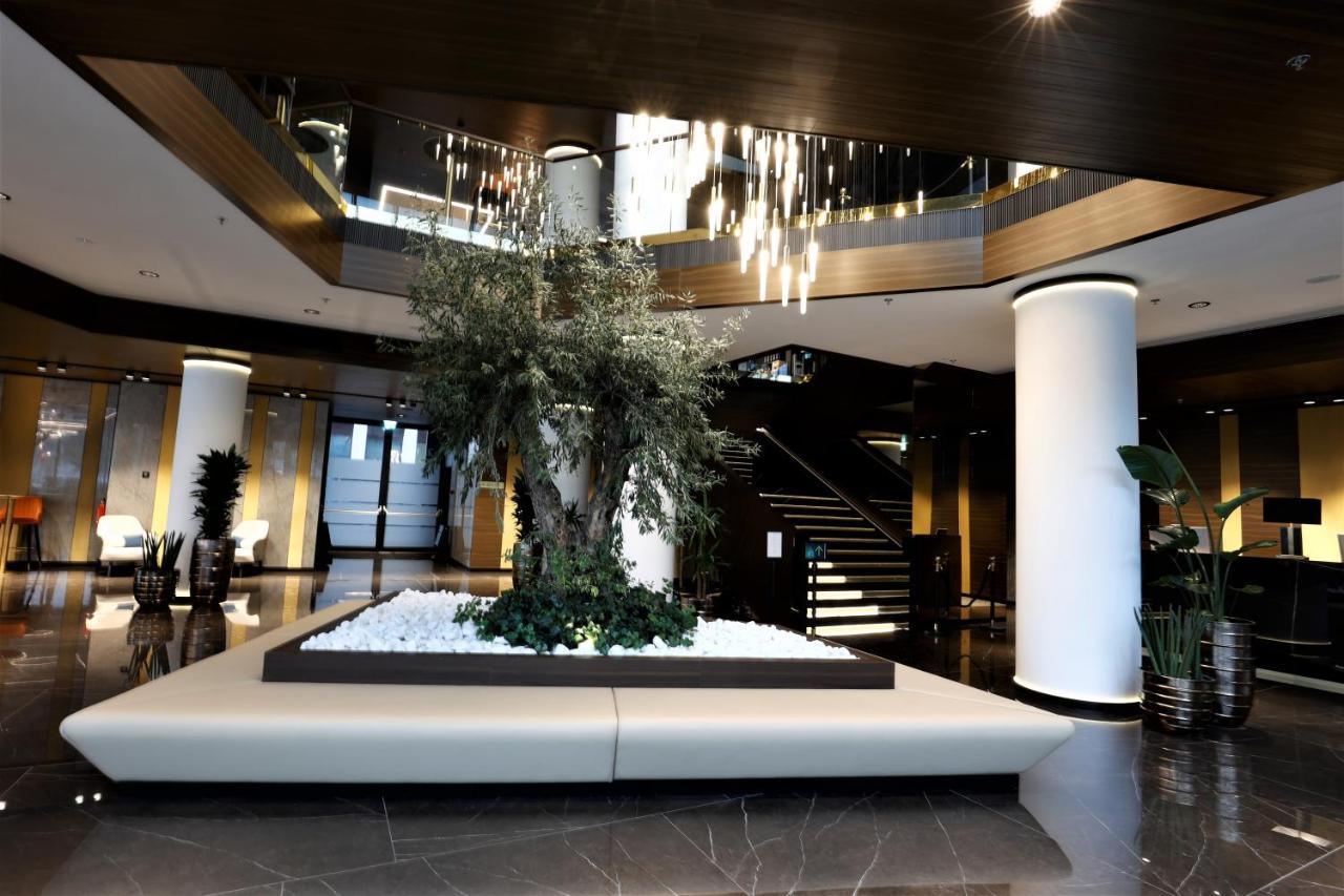 Grand Plaza Hotel & Congress Center Lubiana Esterno foto Lobby