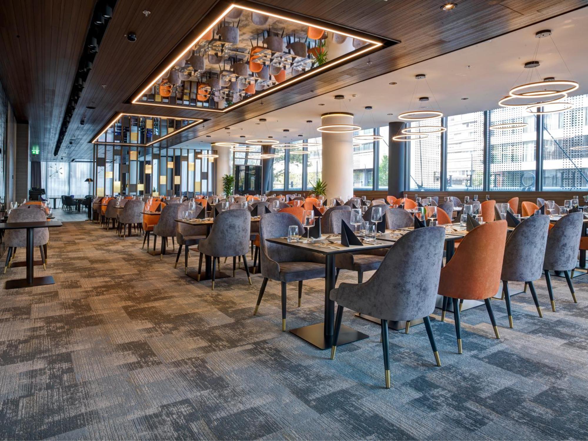 Grand Plaza Hotel & Congress Center Lubiana Esterno foto Restaurant
