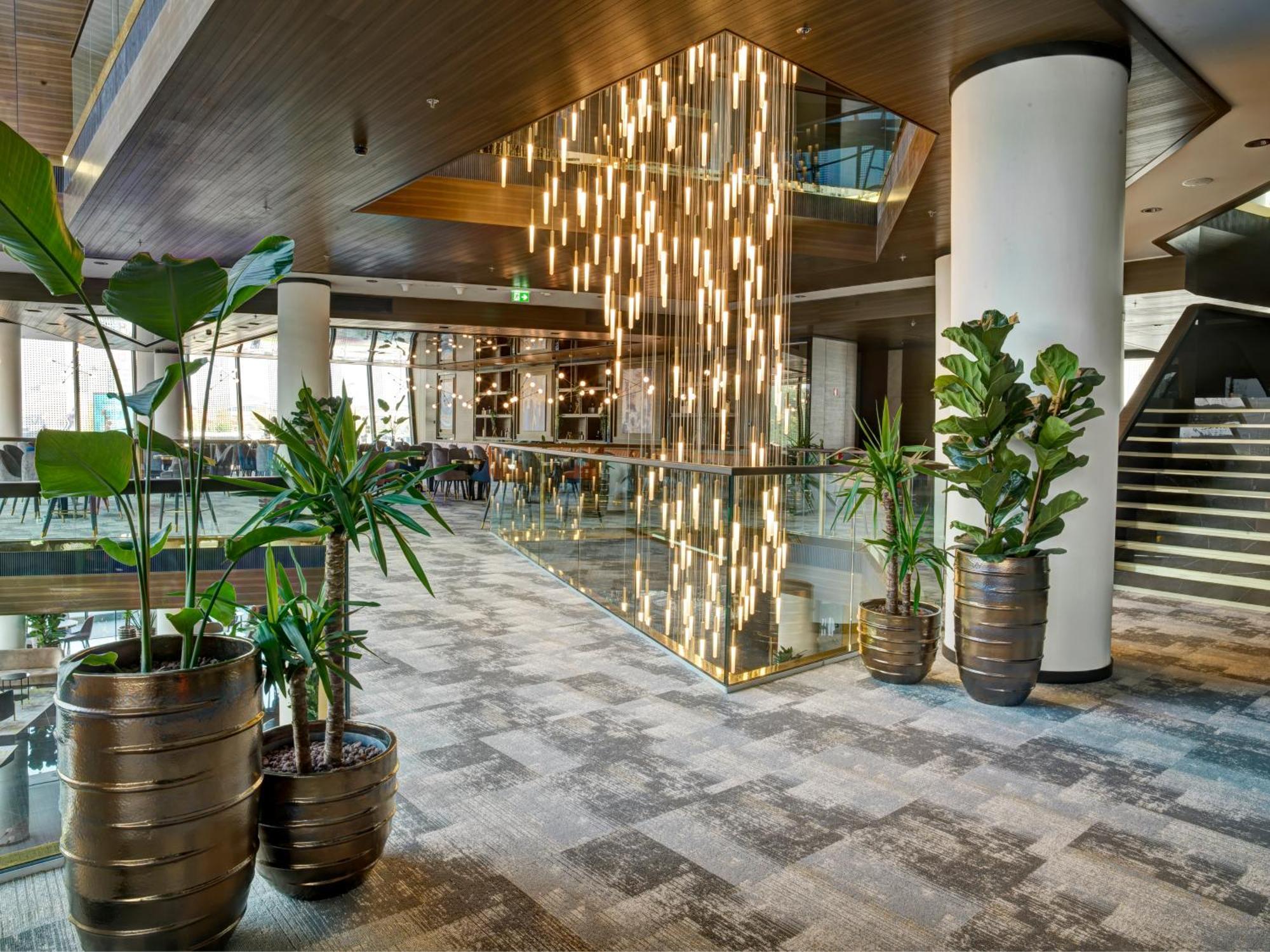 Grand Plaza Hotel & Congress Center Lubiana Esterno foto The Atrium