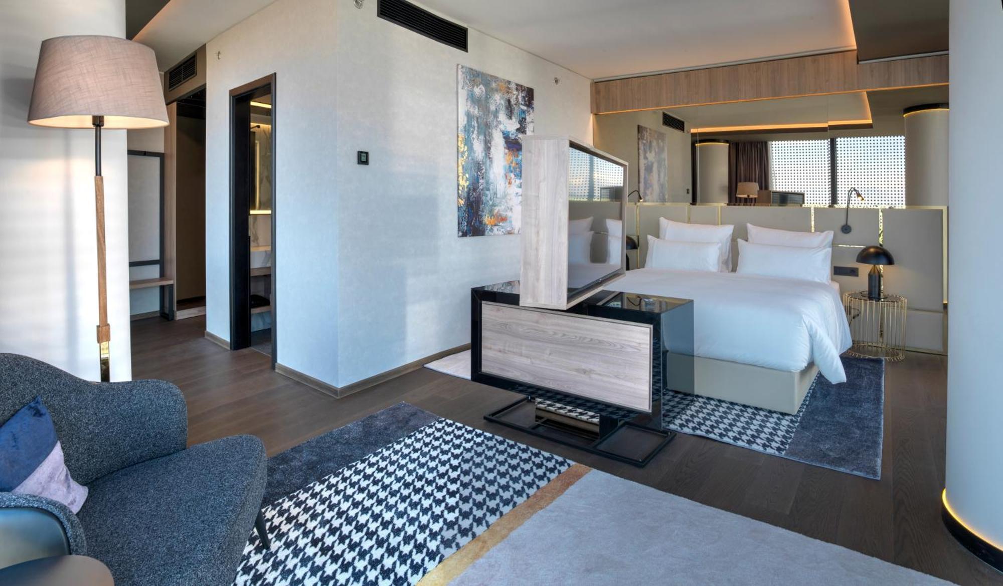 Grand Plaza Hotel & Congress Center Lubiana Esterno foto A suite at the hotel
