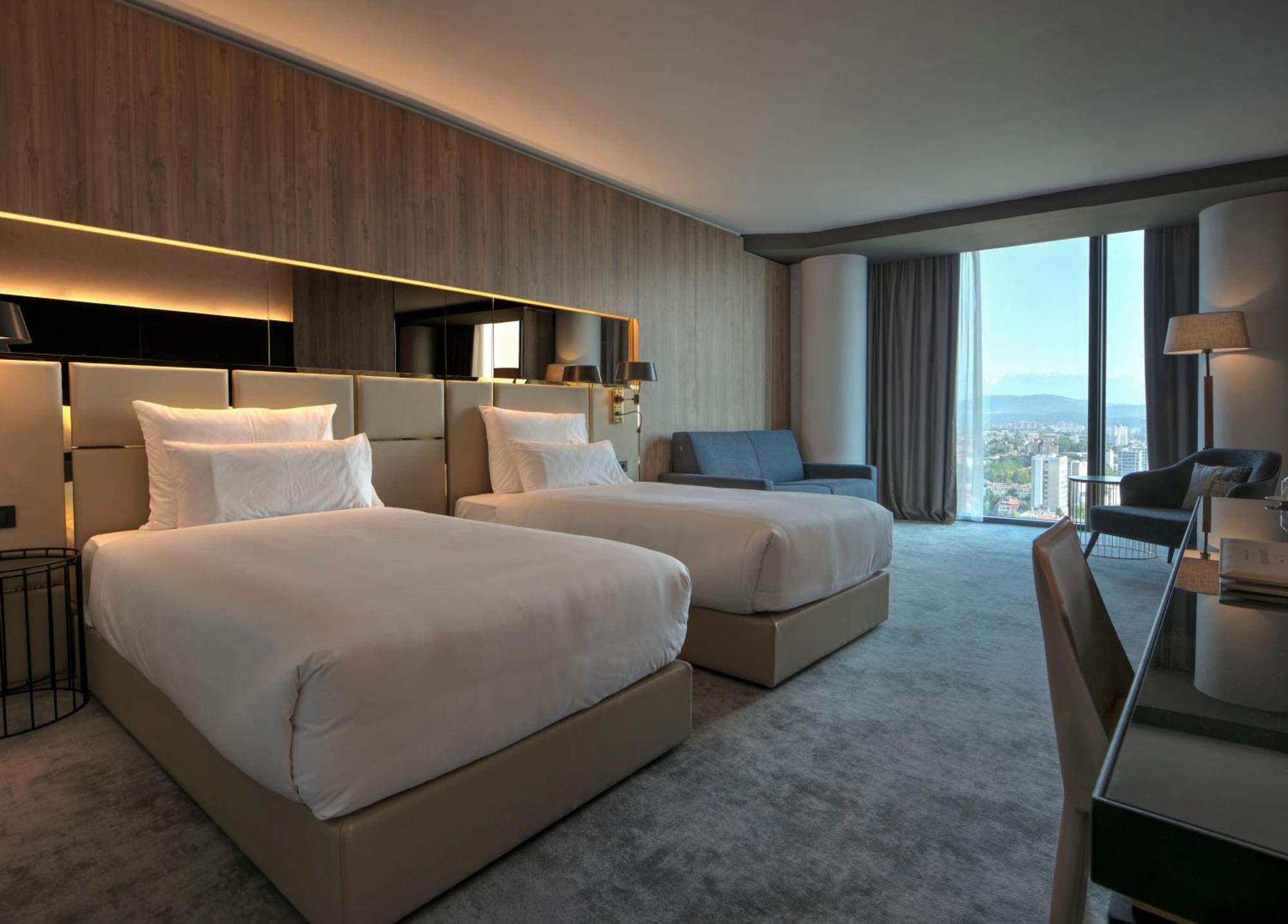 Grand Plaza Hotel & Congress Center Lubiana Esterno foto Deluxe Room