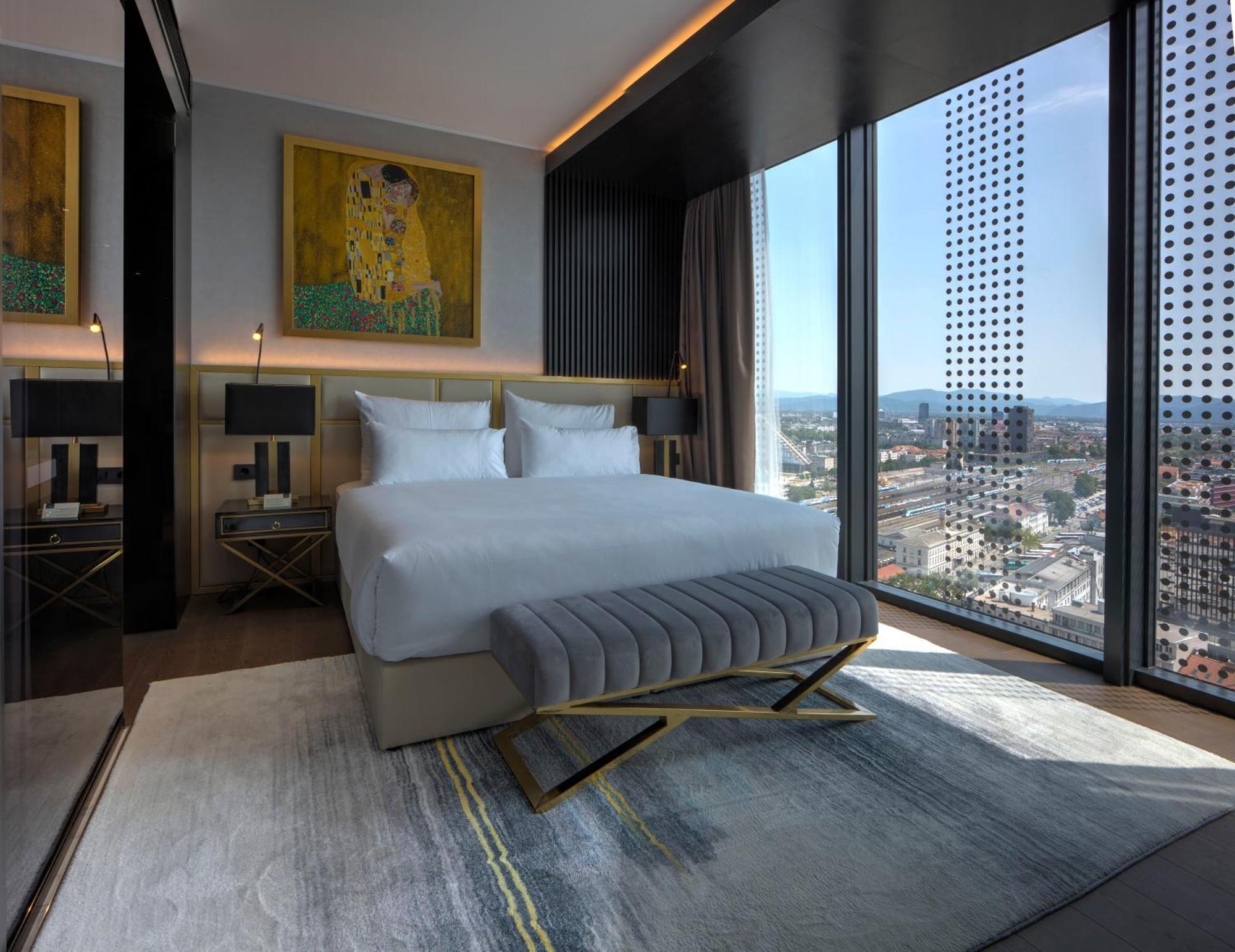 Grand Plaza Hotel & Congress Center Lubiana Esterno foto Bedroom
